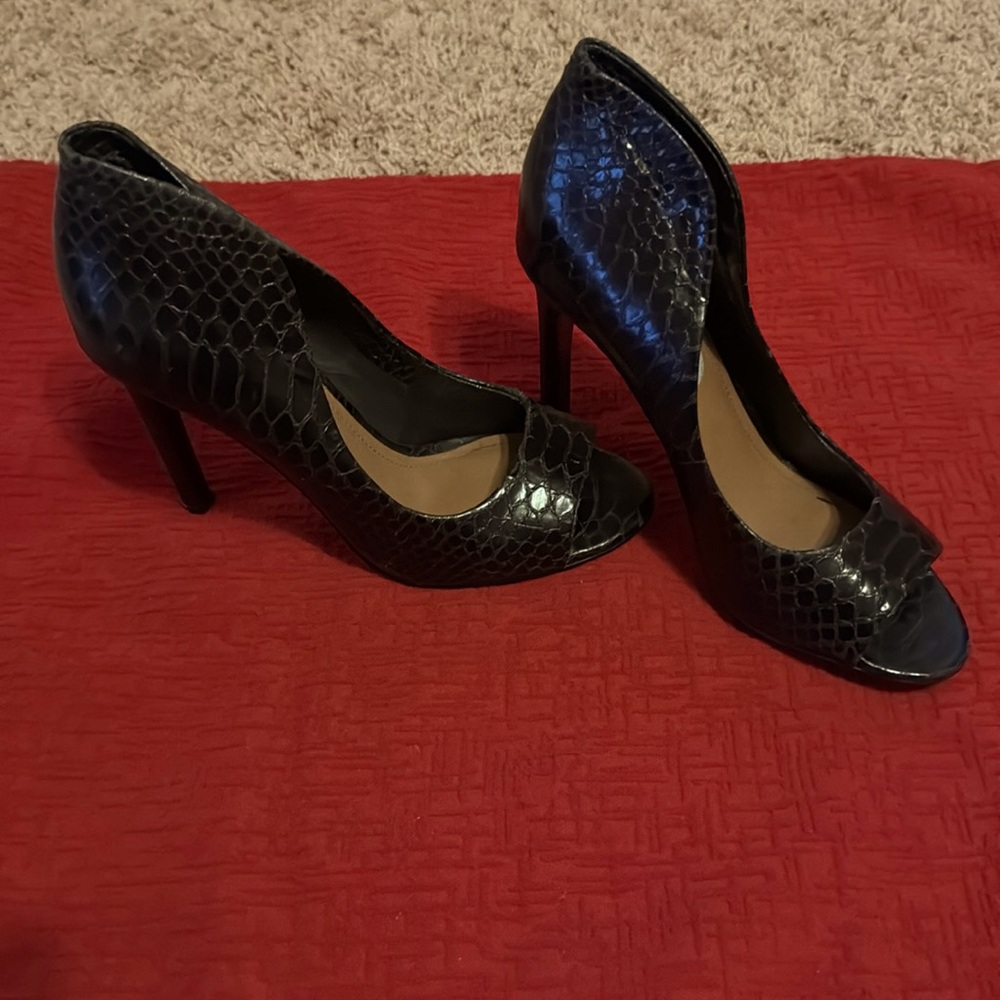 Vince Camuto, Size 9, black
